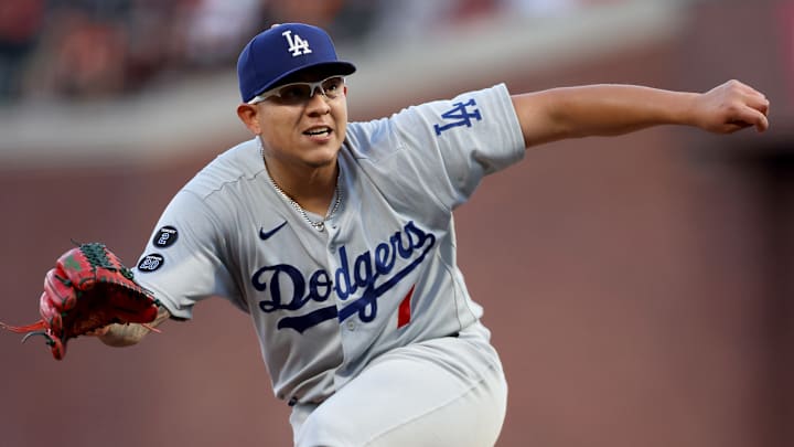 Julio Urías llegó a su séptima victorias de playoffs con los Dodgers 
